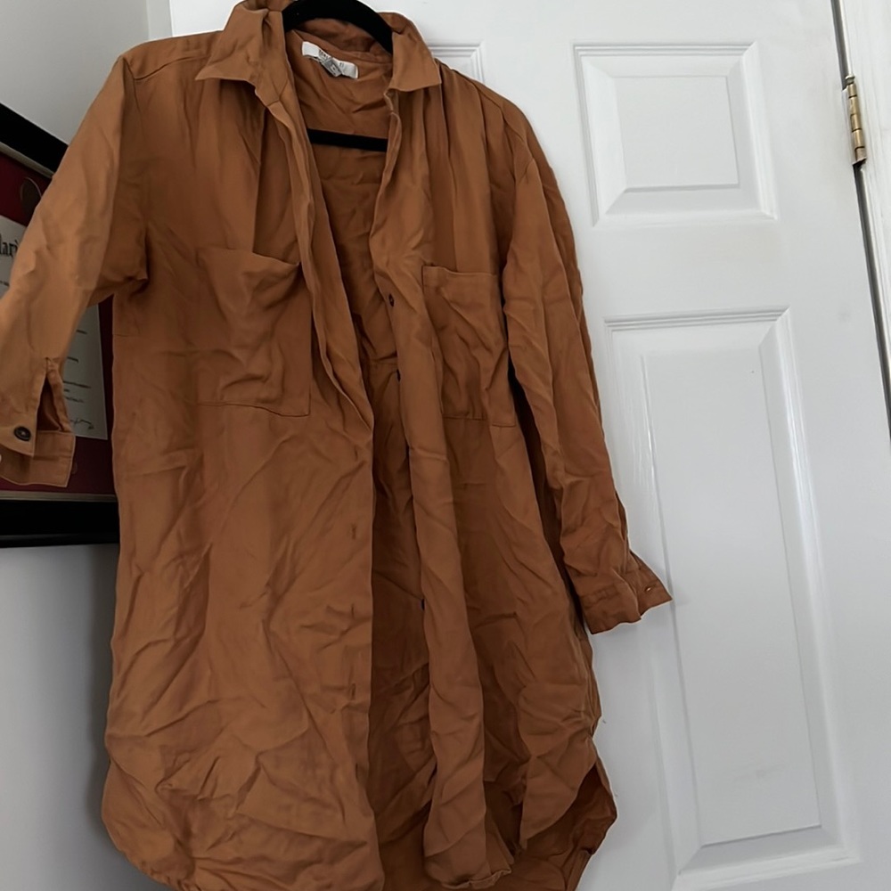 CARAMEL BROWN BUTTON UP
